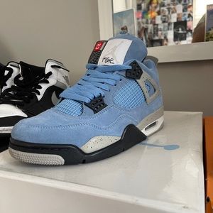 UNC jordan retro 4